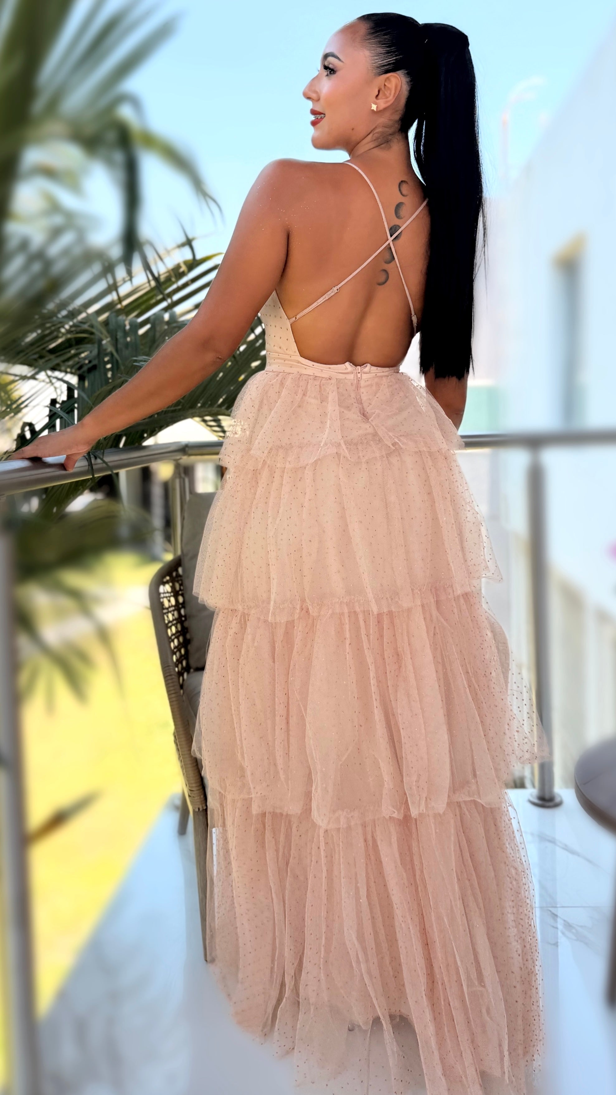 Vestido en capas color nude